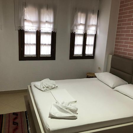 Dhimitri'S Guest House Берат Екстериор снимка