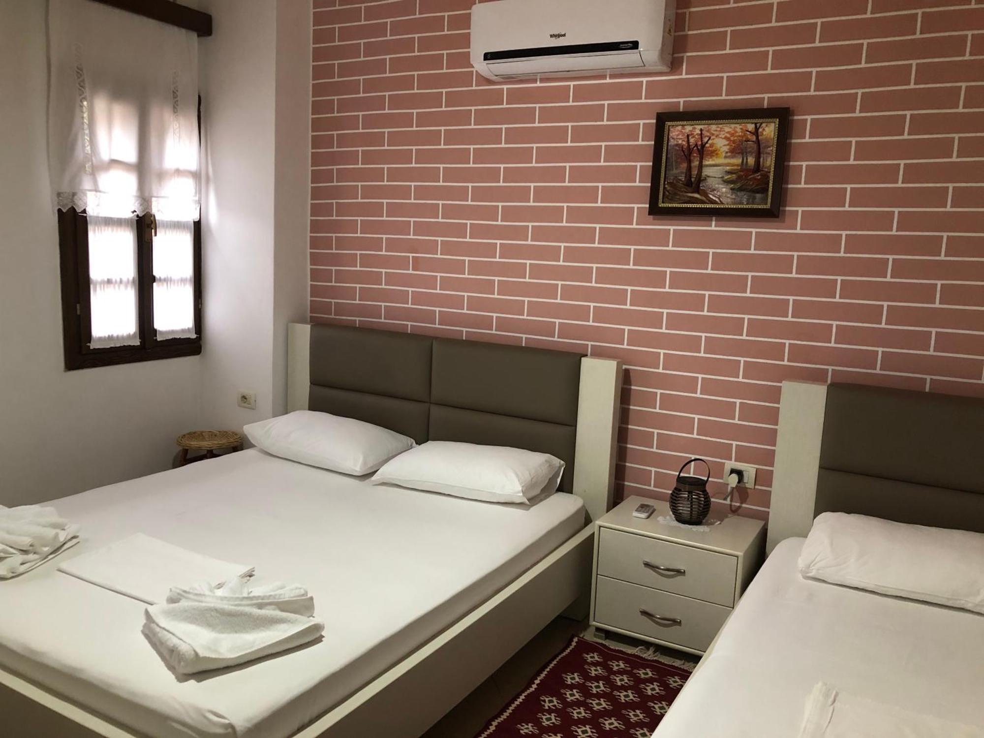 Dhimitri'S Guest House Берат Екстериор снимка