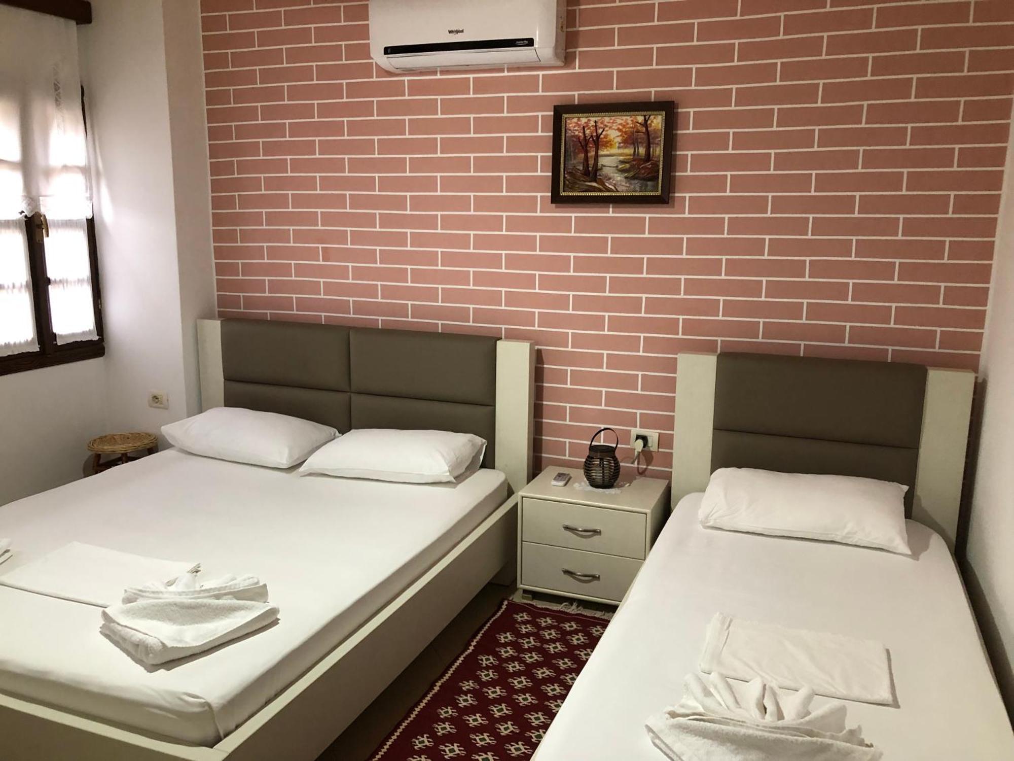 Dhimitri'S Guest House Берат Екстериор снимка